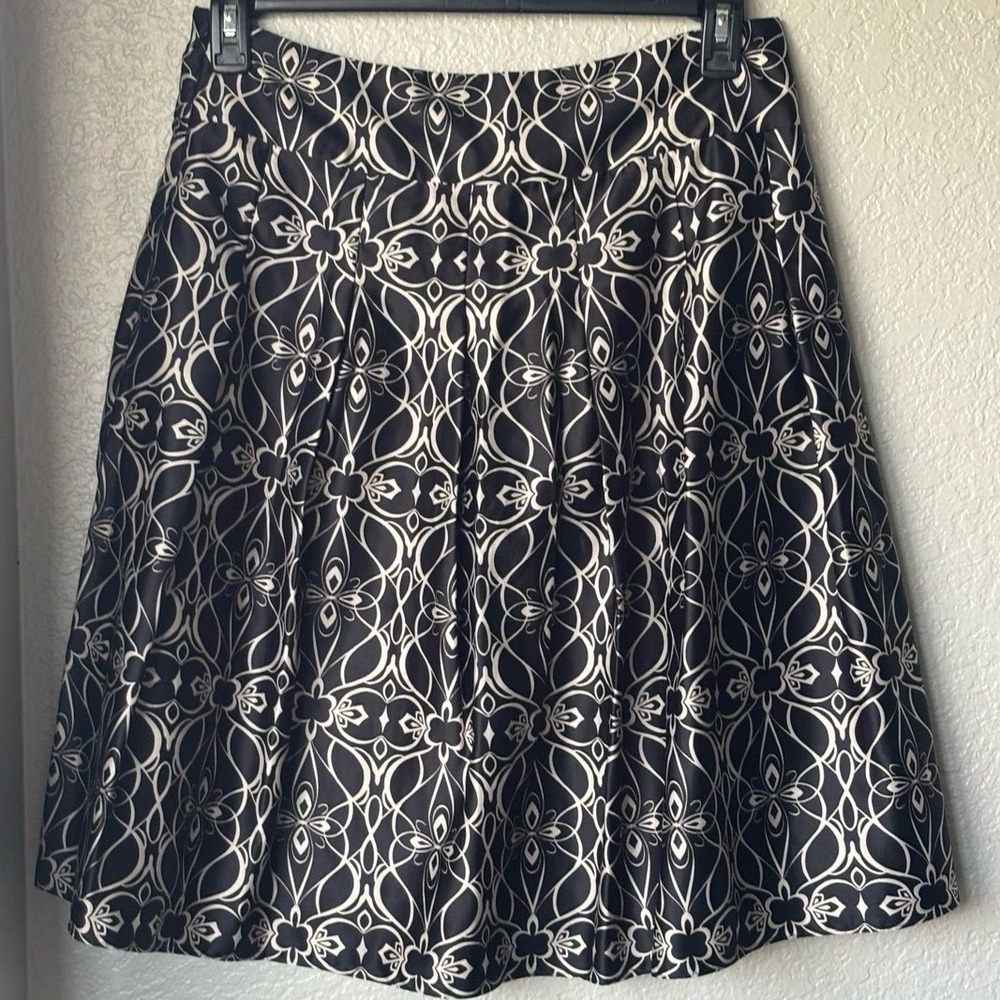 Women's Black & White Patterned Pleated Midi Skirt